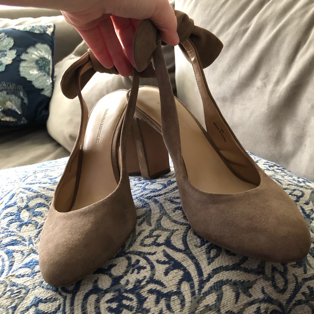 Banana Republic Suede Slingbacks with Bow, Size 9